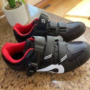 Like new peloton cycling shoes
